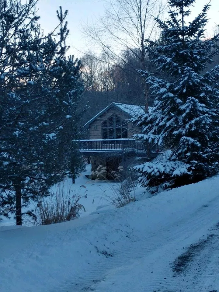 Listing image 1 at Easy Street in Kersey