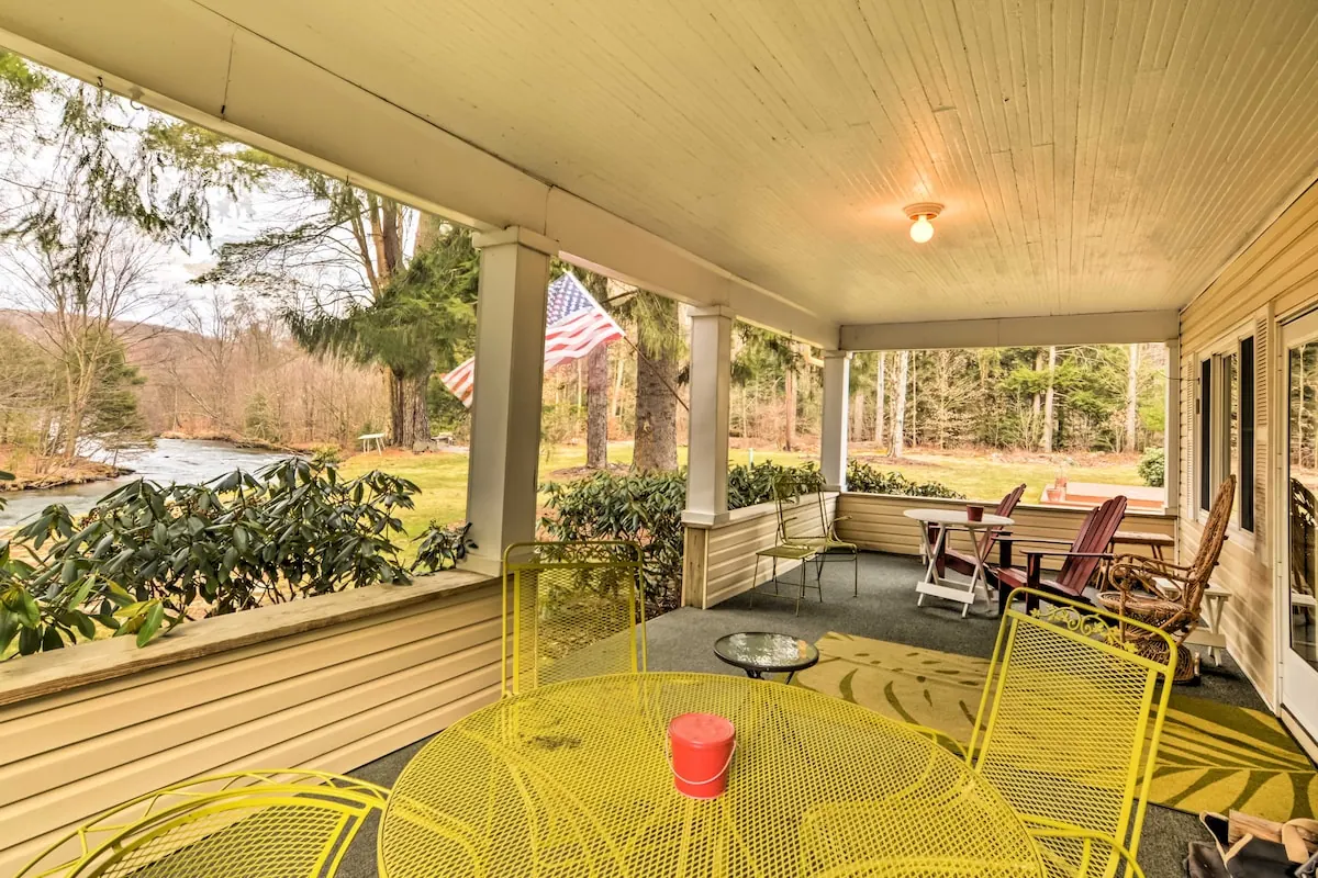Wilcox Vacation Rental | 6BR | 4BA | 5,000 Sq Ft | Steps Required at Riverside Lodge in Wilcox